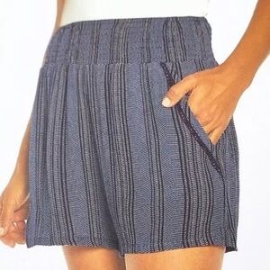 Three Dots Women's Pull On Gauze Fabric Shorts Blue Size small